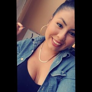 Meet your Posher, Erika nilexza